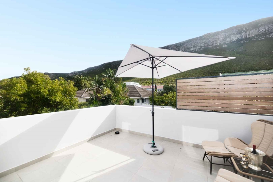 6 Bedroom Property for Sale in Hermanus Heights Western Cape